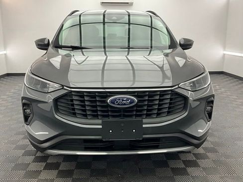 Used 2025 Ford Escape SE FWD image 2