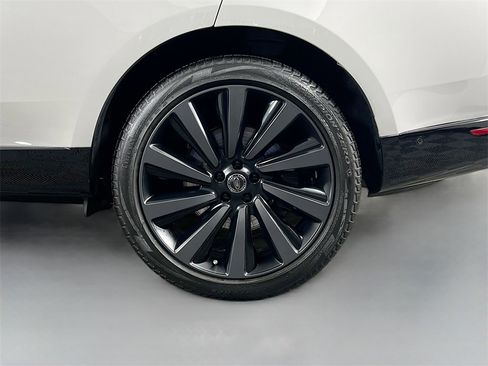 Used 2023 Land Rover Range Rover SV image 34