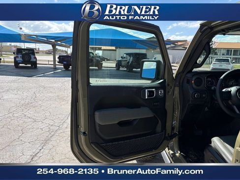 New 2026 Jeep Gladiator Mojave image 9