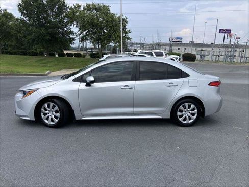 Certified 2025 Toyota Corolla LE FWD image 2