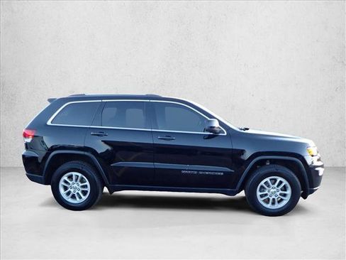 Used 2020 Jeep Grand Cherokee Laredo image 5