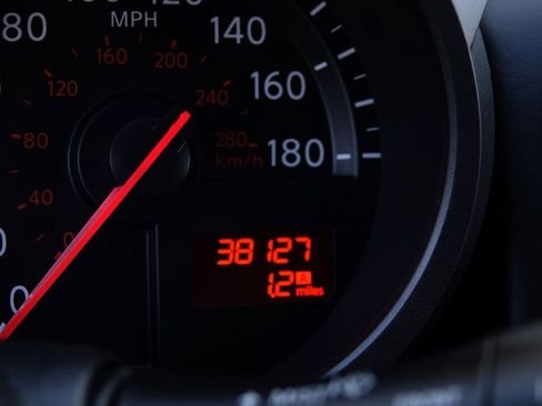 Used 2018 Nissan 370Z NISMO image 36