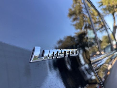 Used 2015 Toyota 4Runner Limited image 40