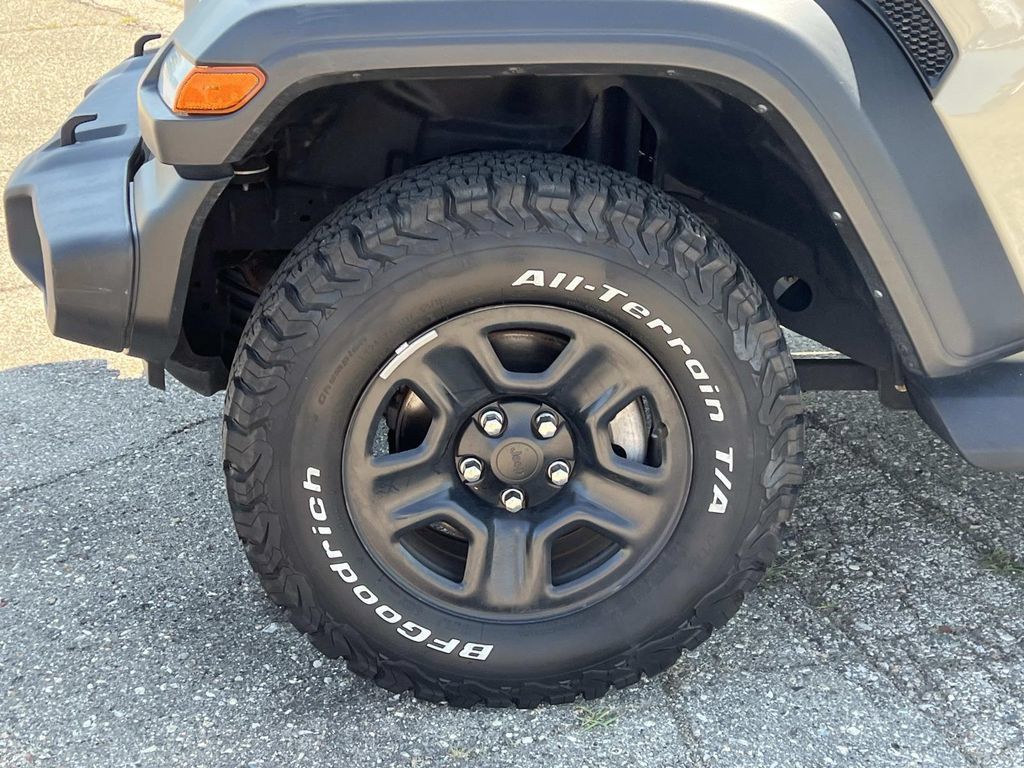 Used 2022 Jeep Wrangler Sport AWD/4WD image 8