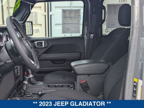 Used 2023 Jeep Gladiator Overland AWD/4WD image 23