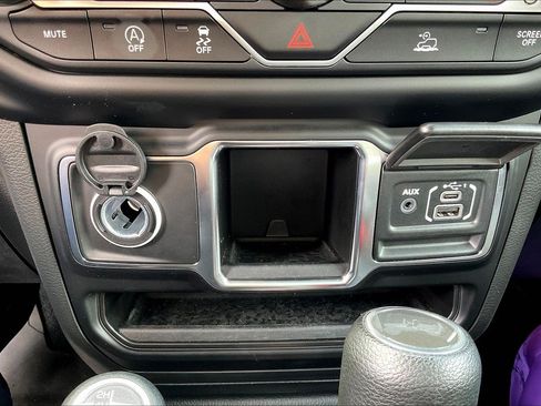 Used 2023 Jeep Wrangler Sport AWD/4WD image 34