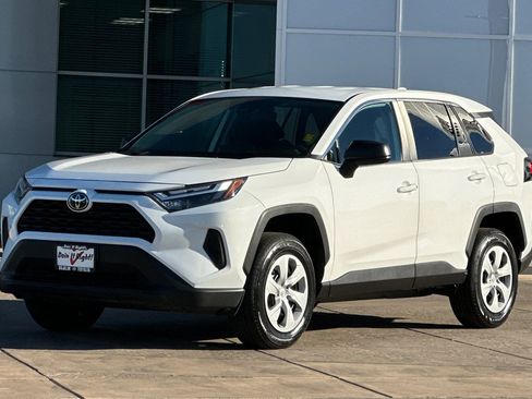 Used 2024 Toyota RAV4 LE AWD/4WD image 8