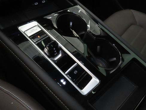 New 2025 Volkswagen Atlas SEL image 17