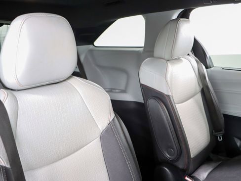 Used 2024 Toyota Sienna XSE w/ XSE Plus Package image 29