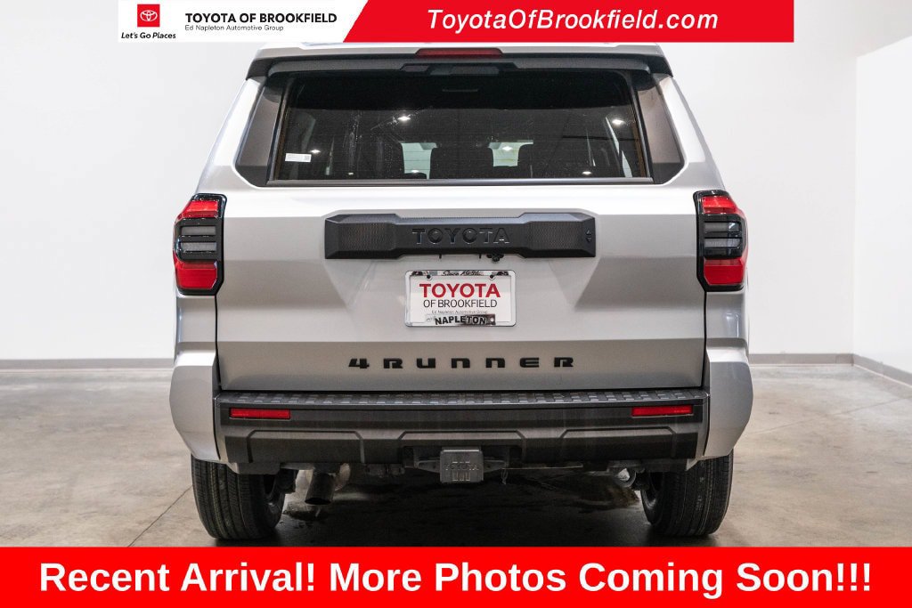 Used 2025 Toyota 4Runner SR5 AWD/4WD image 8