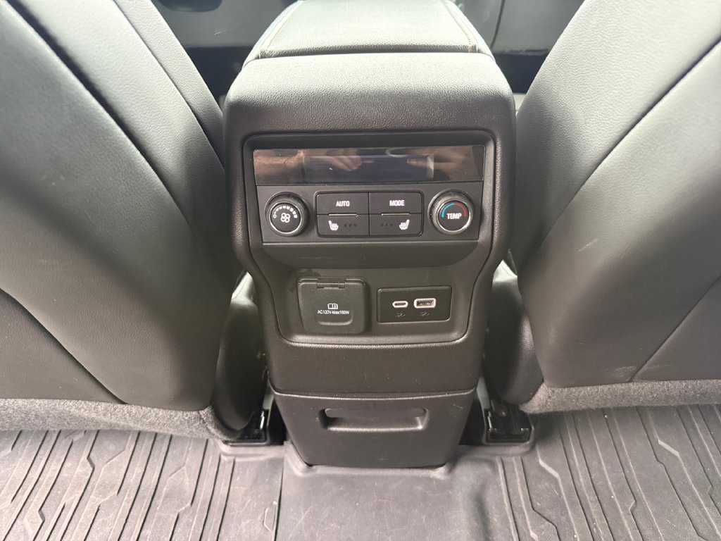 Used 2023 GMC Acadia AT4 w/ Technology Package AWD/4WD image 31