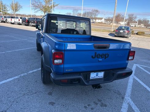 New 2026 Jeep Gladiator Sport image 25