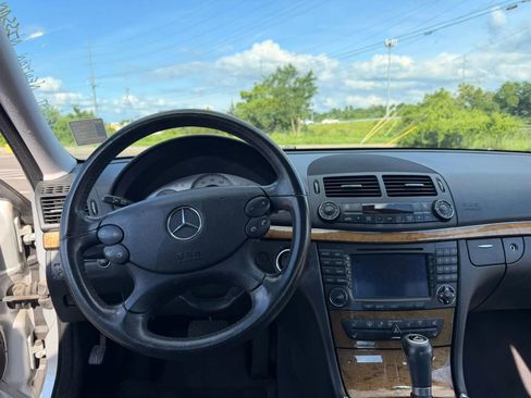 Used 2007 Mercedes-Benz E 550 Sedan image 24