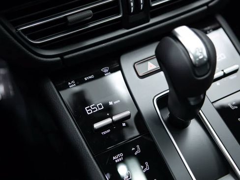 Certified 2026 Porsche Macan AWD/4WD image 28