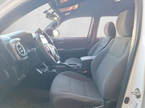 Used 2017 Toyota Tacoma TRD Sport w/ Tow Package image 14