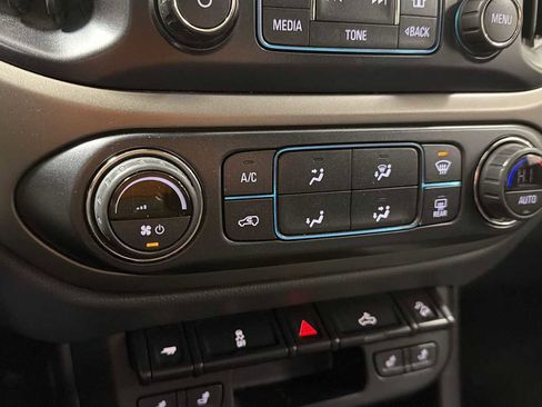 Used 2018 Chevrolet Colorado Z71 w/ Z71 Midnight Edition image 21