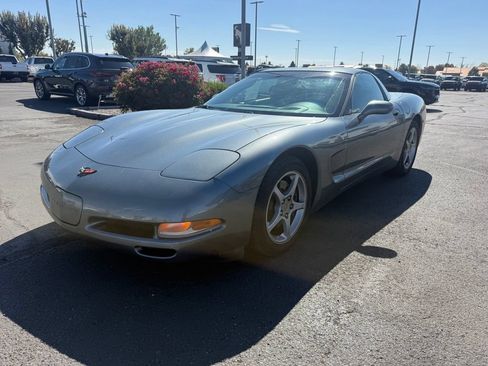 Used 2004 Chevrolet Corvette Coupe w/ Preferred Equipment Group RWD image 3