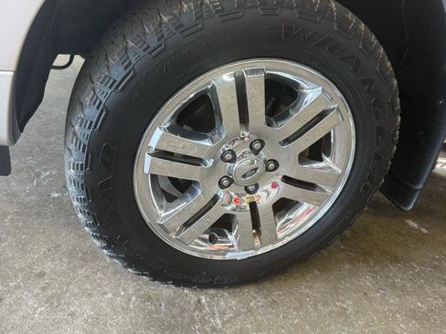 Used 2007 Ford Explorer Sport Trac Limited RWD image 9