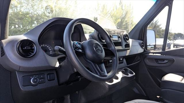 Used 2022 Mercedes-Benz Sprinter 3500 image 22