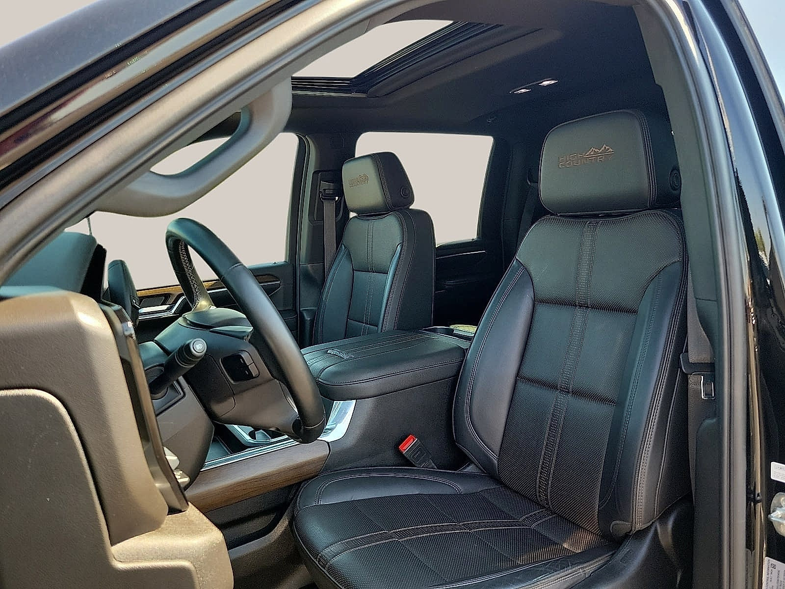 Used 2024 Chevrolet Silverado 2500 High Country w/ High Country Premium Package AWD/4WD image 12