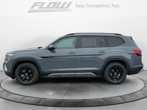 New 2026 Volkswagen Atlas Peak Edition image 4