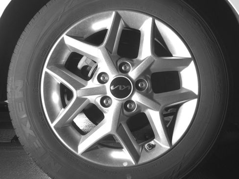 Used 2025 Kia Soul LX w/ LX Technology Package image 15