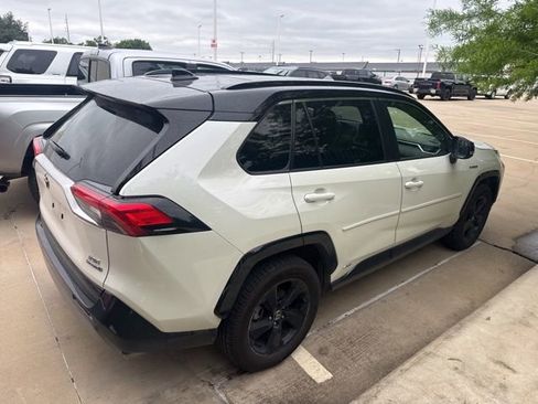 Used 2020 Toyota RAV4 XSE AWD/4WD image 3