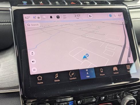 Used 2022 Jeep Grand Cherokee Overland w/ Advanced Protech Group III image 21