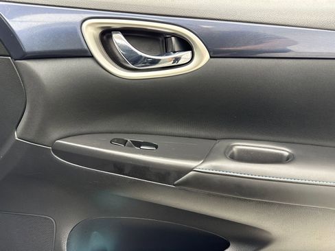 Used 2018 Nissan Sentra SR w/ SR Midnight Edition Package FWD image 42