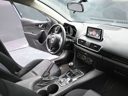 Used 2016 MAZDA MAZDA3 i Sport FWD image 32