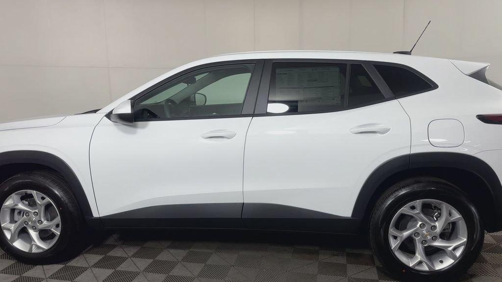 New 2026 Chevrolet Trax LS w/ LS Convenience Package FWD image 7