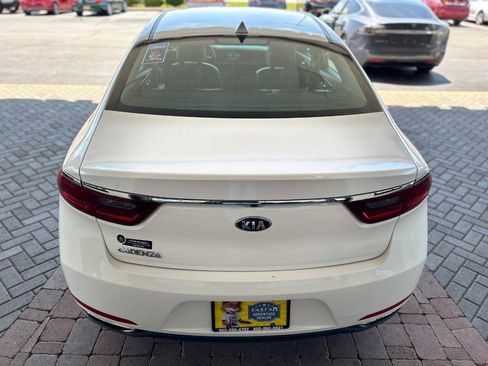 Used 2017 Kia Cadenza Premium FWD image 16