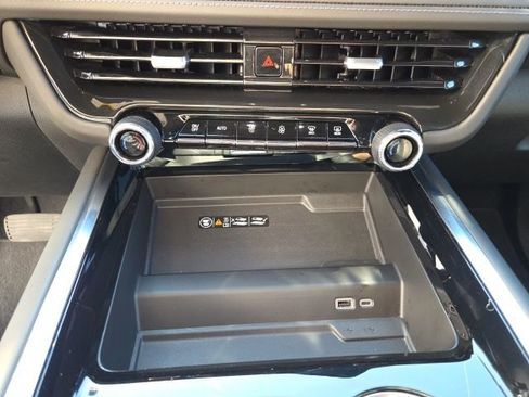 Used 2025 Chevrolet Tahoe LT image 17