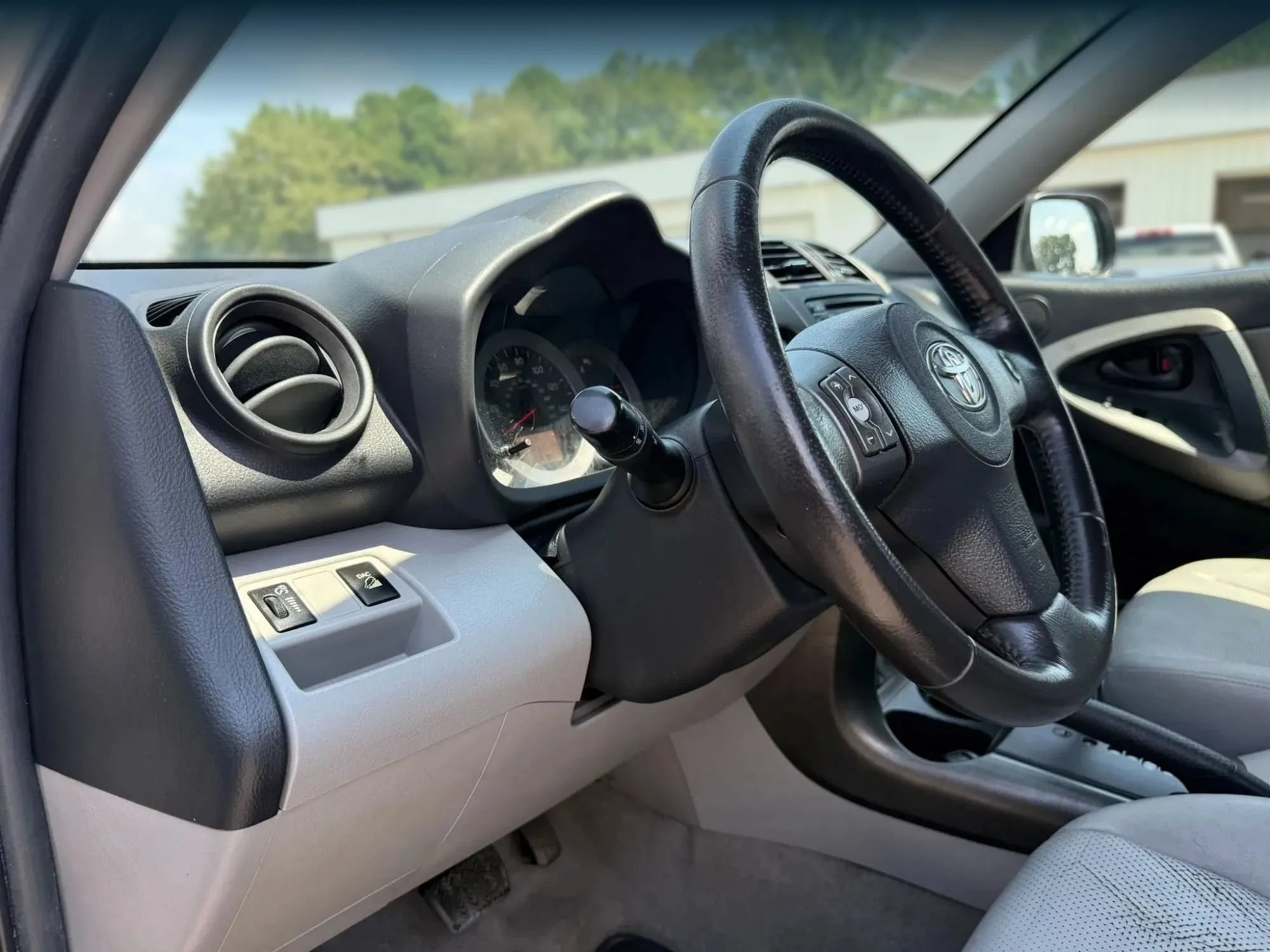 Used 2012 Toyota RAV4 Limited w/ Premium Plus Value Pkg AWD/4WD image 17