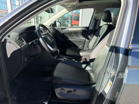 Certified 2023 Volkswagen Tiguan SE w/ Panoramic Sunroof Package image 11