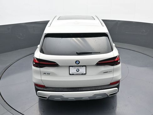 New 2025 BMW X5 xDrive40i w/ Parking Assistance Package image 39