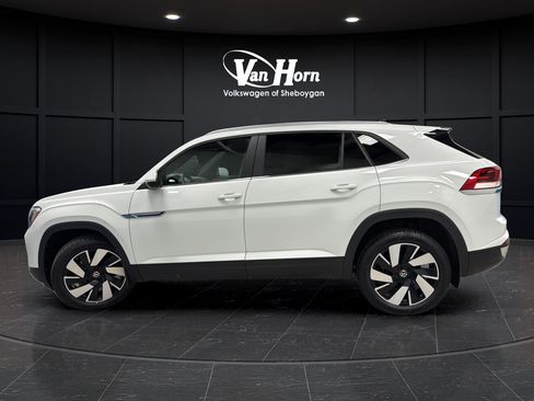 Used 2024 Volkswagen Atlas Cross Sport SE AWD/4WD image 4