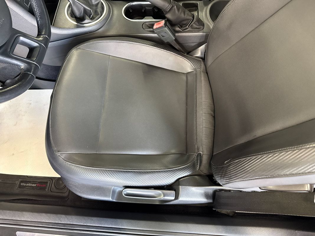 Used 2012 Volkswagen Beetle 2.0T FWD image 33