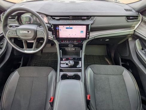 New 2026 Jeep Grand Cherokee Laredo image 16