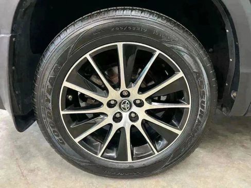 Used 2018 Toyota Highlander SE image 41