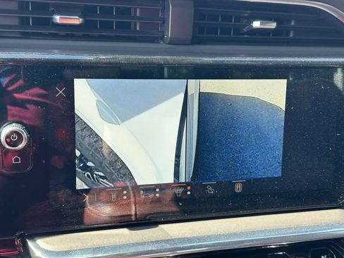 Used 2024 GMC Sierra 3500 Denali Ultimate image 27