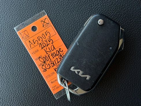 Certified 2025 Kia Sportage LX AWD/4WD image 43