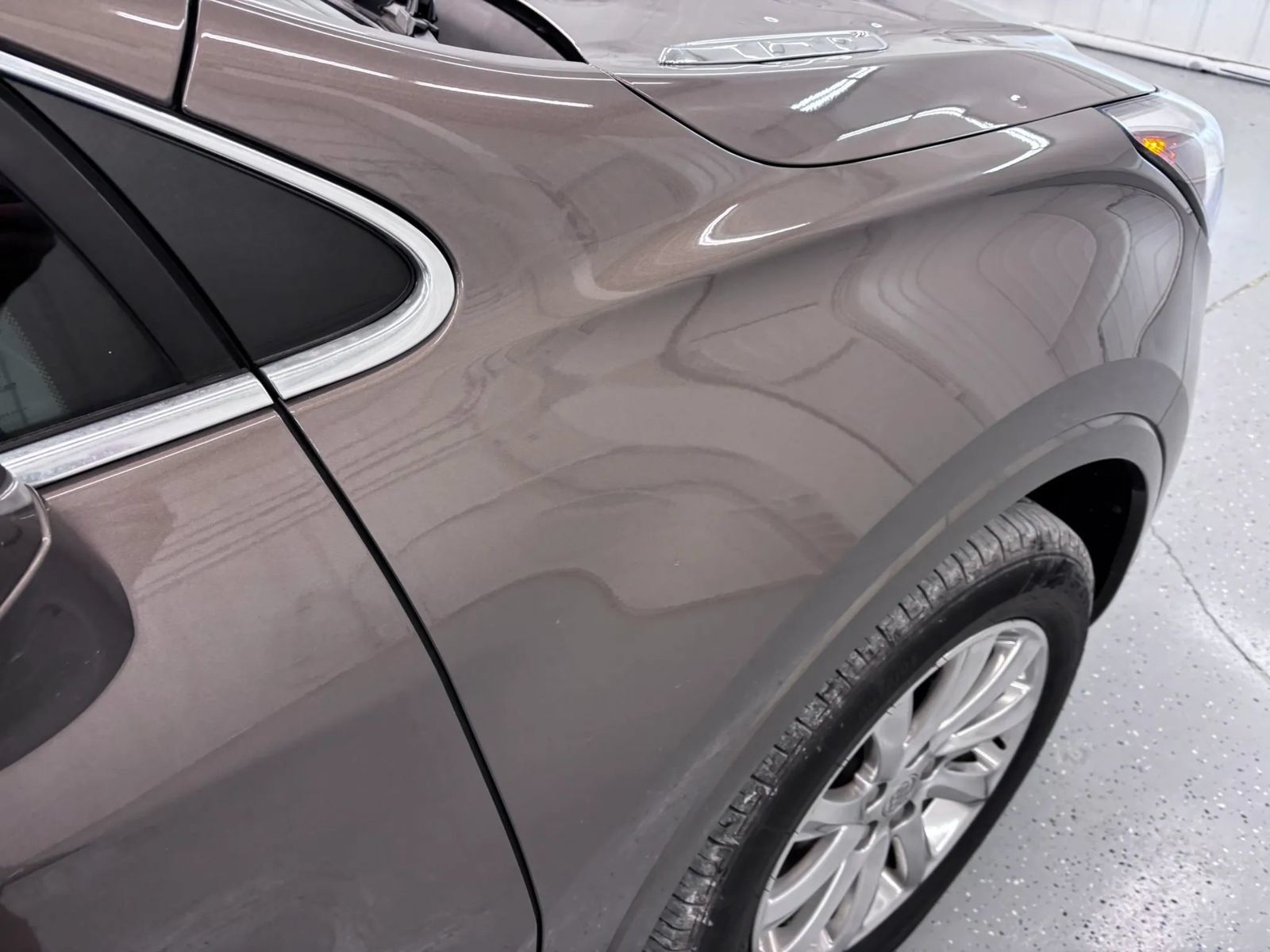 Used 2019 Buick Envision Essence AWD/4WD image 26