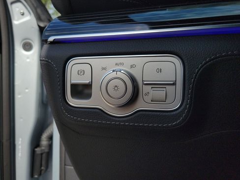 New 2026 Mercedes-Benz GLS 580 4MATIC image 21