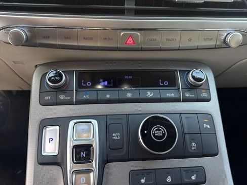 Used 2022 Hyundai Palisade SEL w/ Premium Package FWD image 15