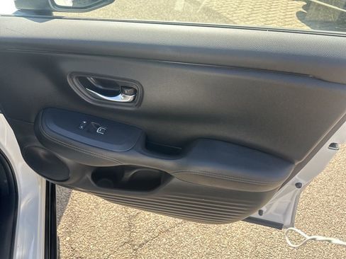 Used 2024 Honda HR-V EX-L image 34