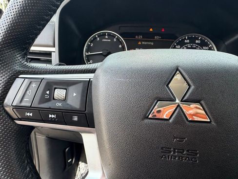 Used 2025 Mitsubishi Outlander SE AWD/4WD image 18