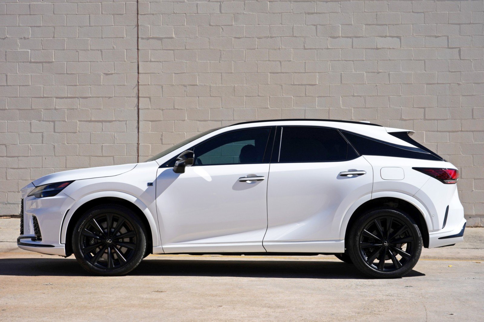 Used 2023 Lexus RX 500h F Sport w/ Cold Area Package AWD/4WD image 9