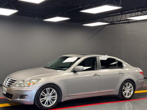Used 2009 Hyundai Genesis 4.6 w/ Technology Pkg 5 RWD image 1