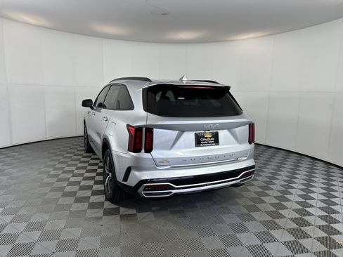 Used 2022 Kia Sorento S w/ Panoramic Sunroof Package image 9